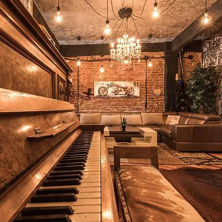 King Lux - Top Location - Massage - Garden! Apartment