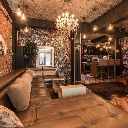 King Lux - Top Location - Massage - Garden!