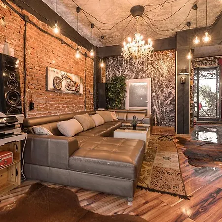King Lux - Top Location - Massage - Garden!