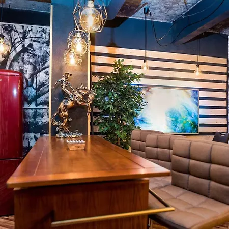 King Lux - Top Location - Massage - Garden! Apartment